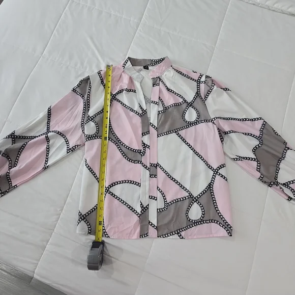 Stylish Pink and White Geometric Women's Top - Picture 2 of 6